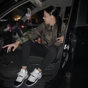 Meet your Posher, Alexis